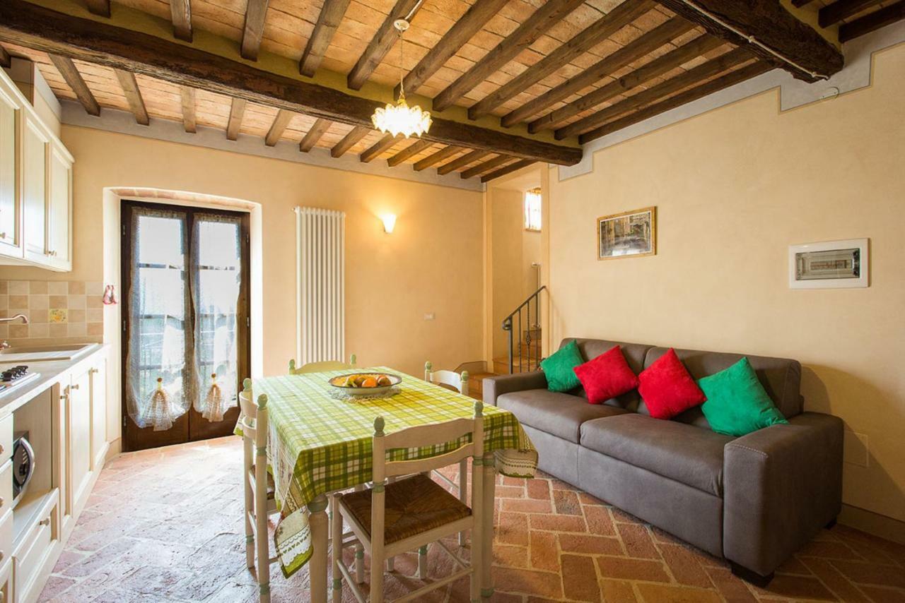 Borgo Pie' Di Gamboi Villa Chianni Exterior photo